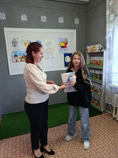 «И девчонки, и мальчишки смогут всё узнать из книжки»