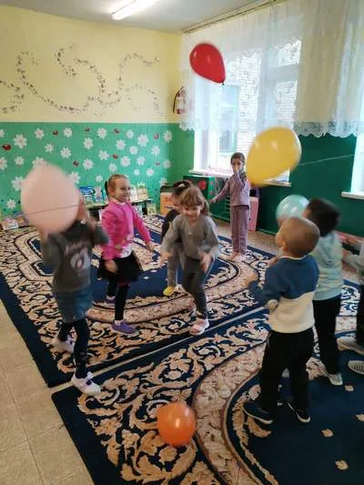 «Клоун Ариша в гостях у ребят»