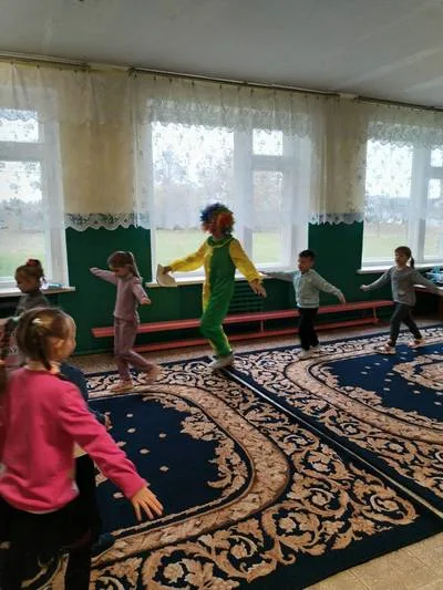 «Клоун Ариша в гостях у ребят»