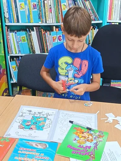«Книги любим мы читать и героев узнавать»