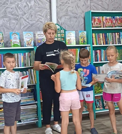 «Книги любим мы читать и героев узнавать»