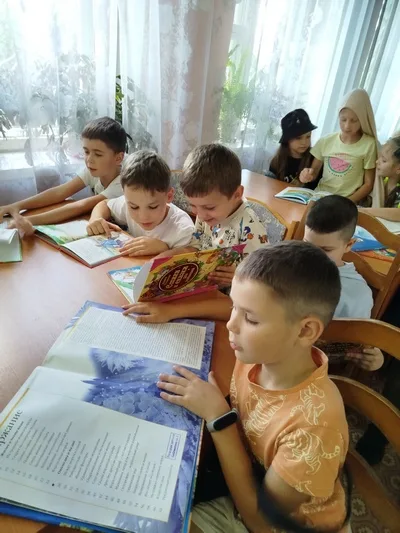 «Книги любим мы читать и героев узнавать!»