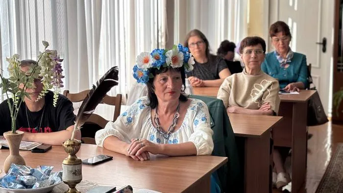 «Квітней пад небам сінім, Беларусь!»