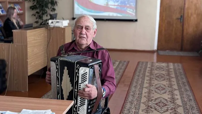 «Квітней пад небам сінім, Беларусь!»