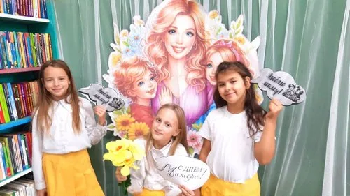 «Моя мама солнышко, а мы её подсолнушки»
