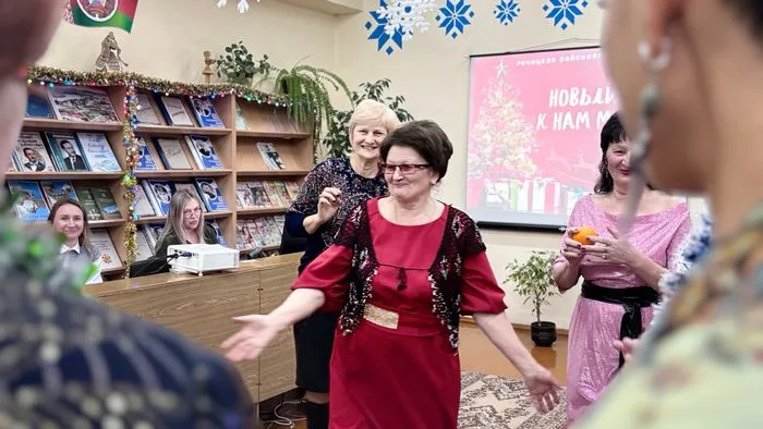 «Новый год к нам мчится!»