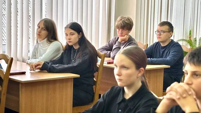 «Остановиться у черты: административная и уголовная ответственность несовершеннолетних»