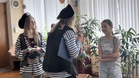 «Под книжным парусом»