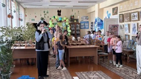 «Под книжным парусом»
