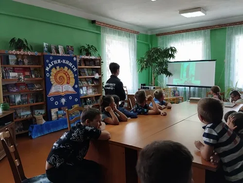 “Поздравь библиотеку с праздником”