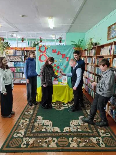 «С добром, любовью и весной!»