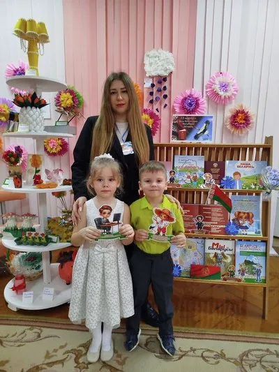 «С Конституцией дружить - значит, по закону жить»