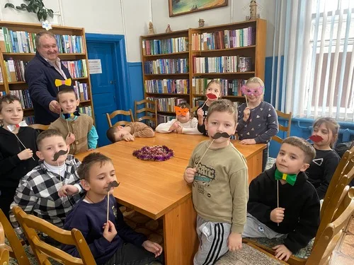 «С наступающим Новым годом!»