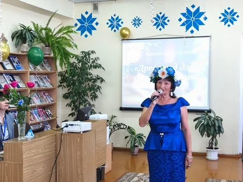 «Сегодня праздник у коллег! Сегодня день библиотек!»