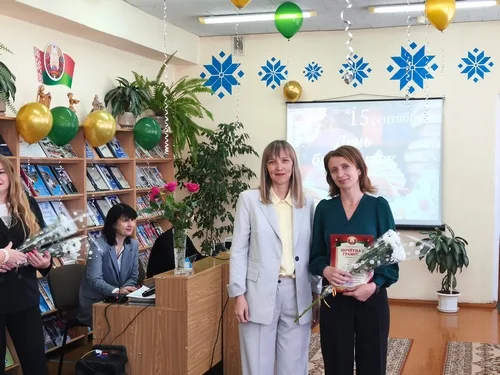 «Сегодня праздник у коллег! Сегодня день библиотек!»