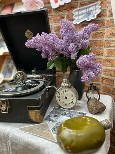 "В памяти книжной мгновения войны"