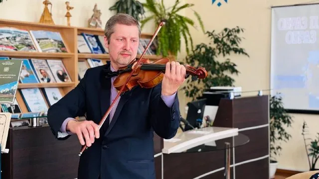 «Весна. Женщина. Книга»