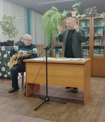 «Время играет в нас»