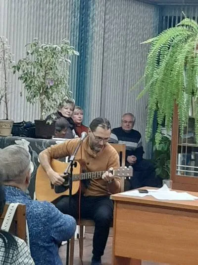 «Время играет в нас»