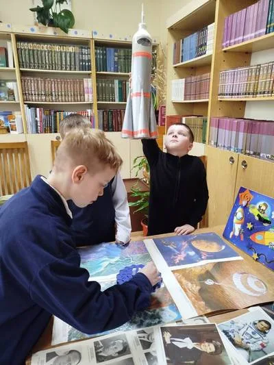 "Время первых"