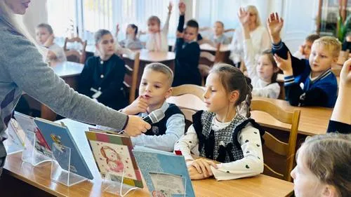 «Я гимн матери пою»